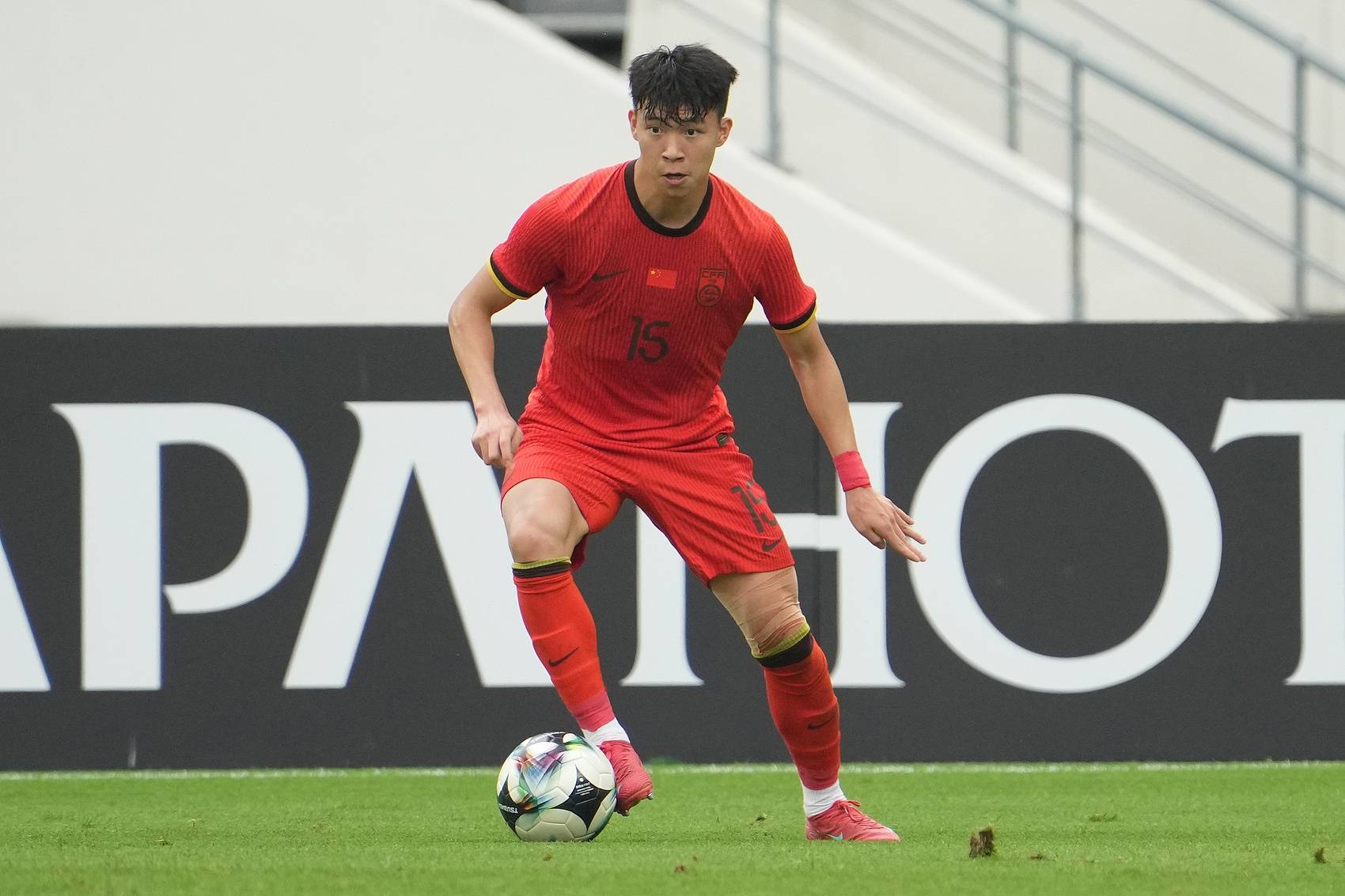 媒体人：王钰栋的实力在西乙B可能打替补，周薪差不多1000欧元