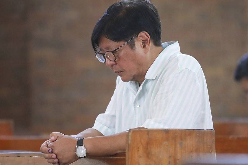 杜特尔特撑不住了,莎拉收到紧急通知,父亲在拘留所昏倒在地,莎拉喊话放他回家!