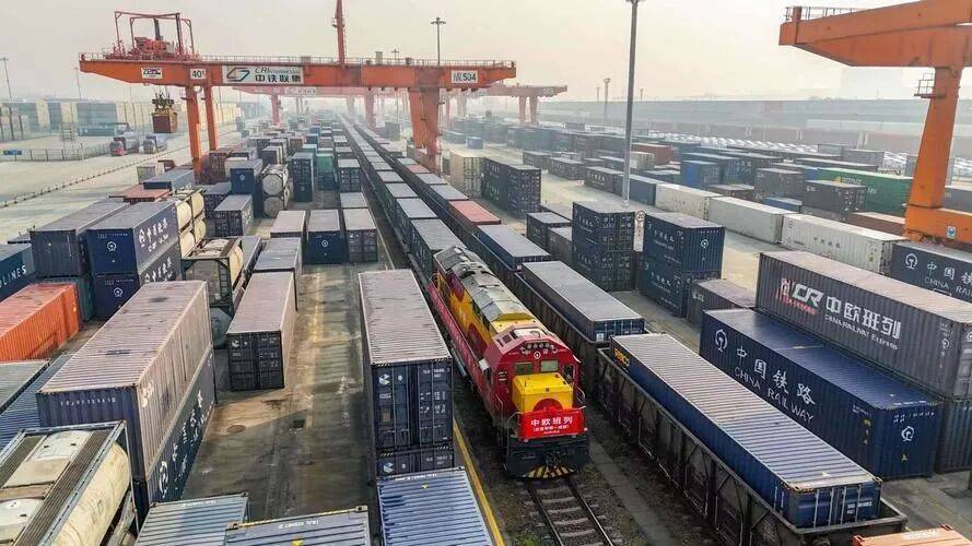 波兰坚决不让中方过境，中欧班列恢复遥遥无期，无奈中方只有改道