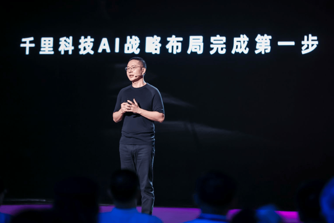 李书福叹“相见恨晚”！千里科技携吉利、奔驰入场，AI智驾战“决赛圈”打响