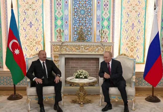 普京缺席朝鲜阅兵，当面向邻国道歉，承认俄军犯错，乌克兰迎来转机？