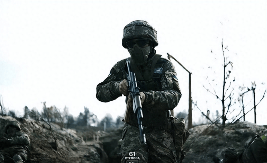 俄19个集团军投入战场，乌军计划重返库尔斯克，特普会将再次举行