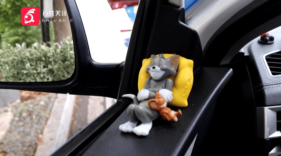 宛如“童话世界”般的出租车，你坐过吗？快来看“00”后小伙儿，打造的“浪漫满屋”