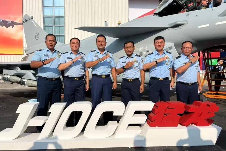 阵风再败，印尼一口气下单42架歼10，印媒急了：自己就是前车之鉴