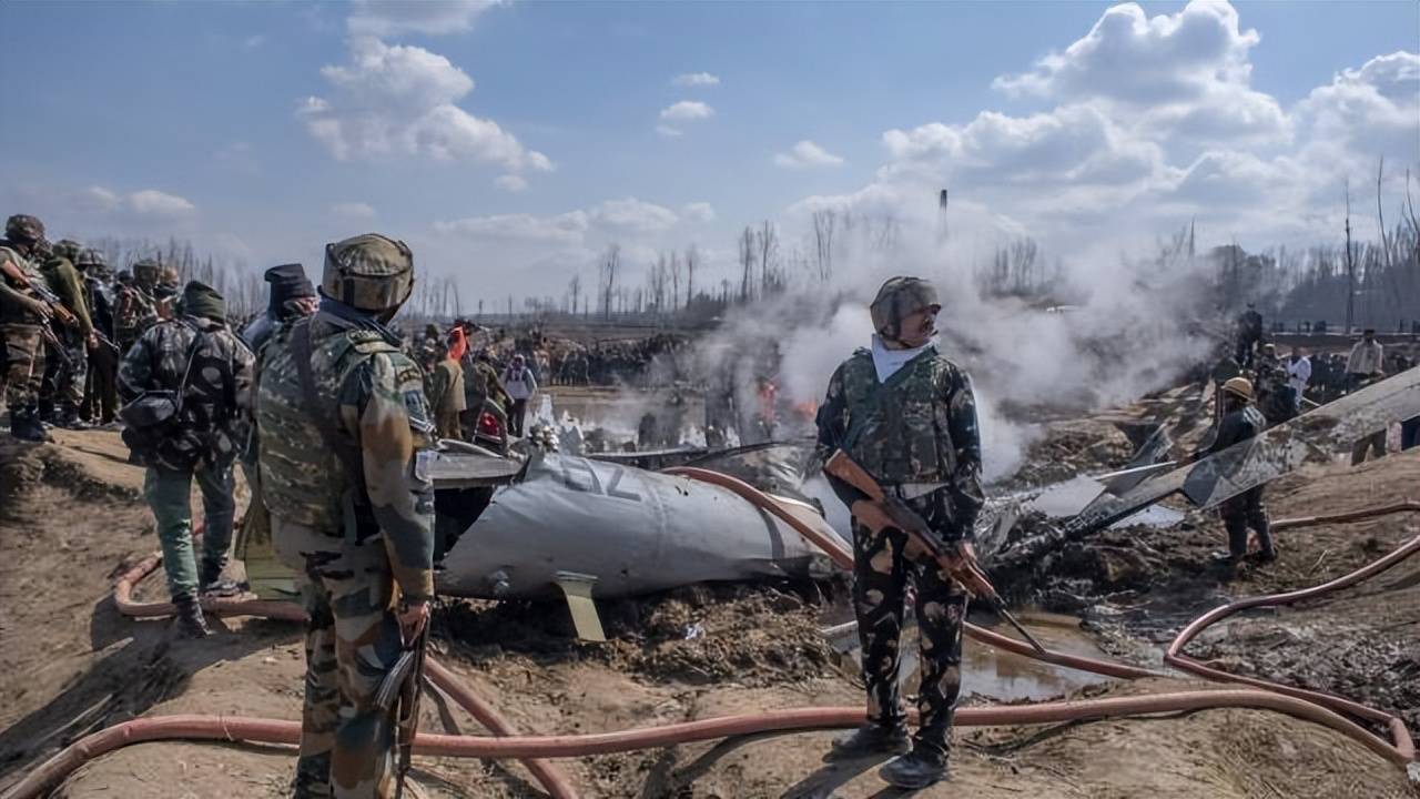 阵风再败，印尼一口气下单42架歼10，印媒急了：自己就是前车之鉴