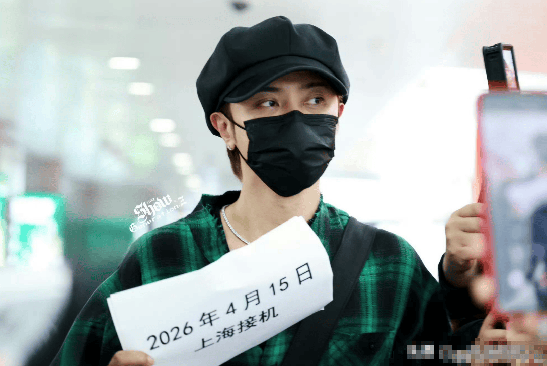 罗志祥举牌辟谣猝死！刘晓庆发文抗议刘德华成龙中招，明星被造谣也无能为力？